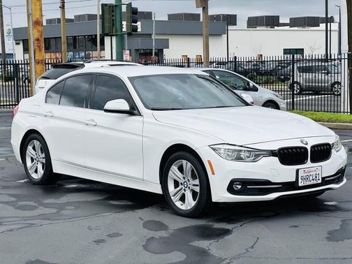 2018 BMW 330 330i 4dr Sedan