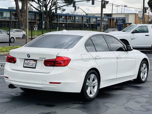 2018 BMW 330 330i 4dr Sedan