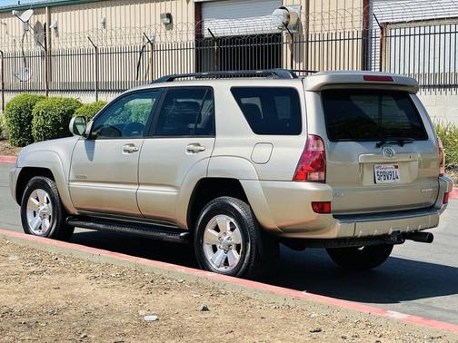 Tan 2005 Toyota 4Runner Limited