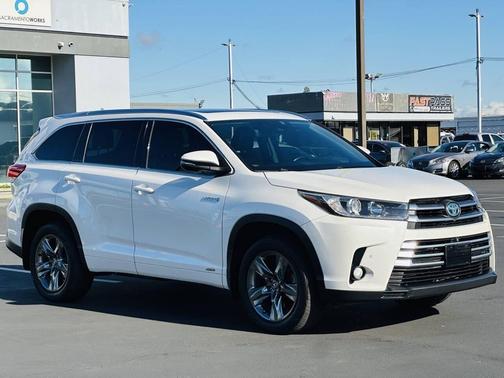 2017 Toyota Highlander Hybrid Platinum