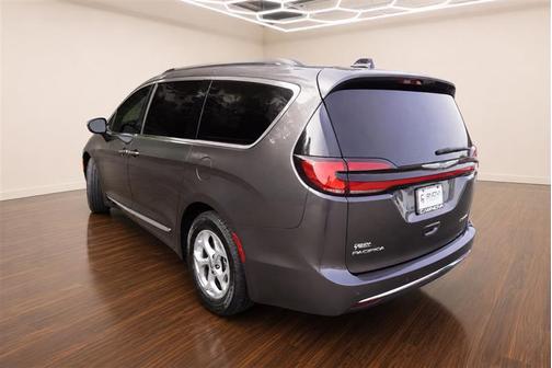 Ceramic Gray Clearcoat 2023 Chrysler Pacifica Limited