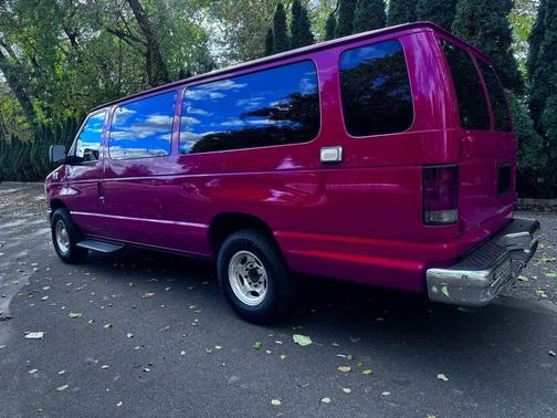 2009 Ford E350 Super Duty Base