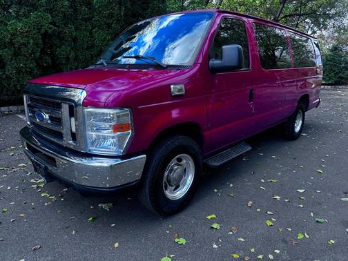 2009 Ford E350 Super Duty Base