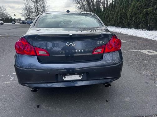 2010 INFINITI G37x Base