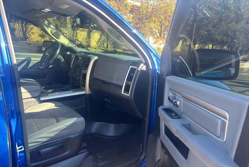 2014 RAM 2500 SLT Crew Cab SWB 4WD