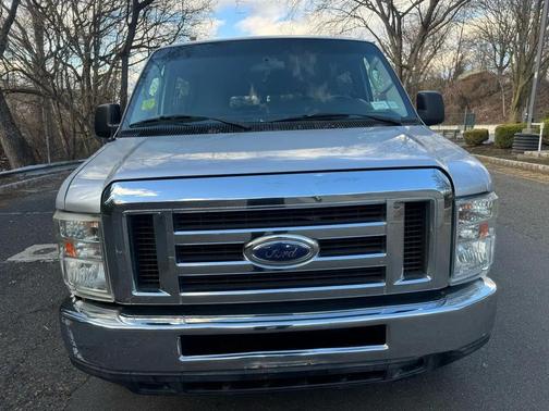 2014 Ford E350 Super Duty XLT