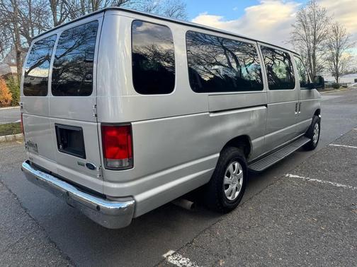 2014 Ford E350 Super Duty XLT