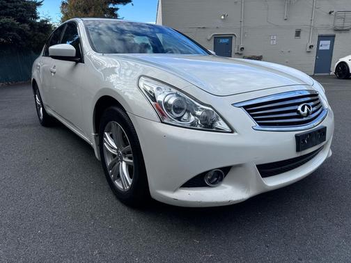 2011 INFINITI G37x Base