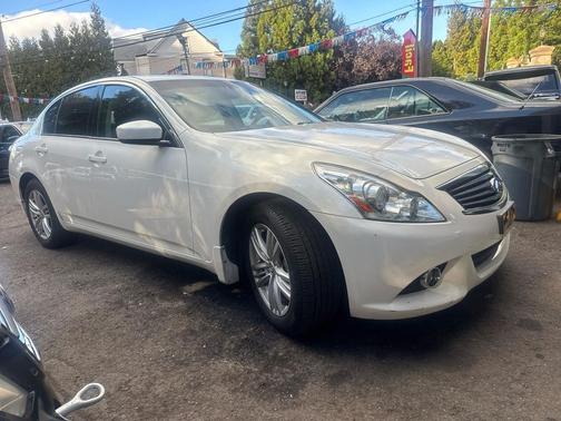 2011 INFINITI G37x Base