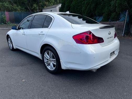 2011 INFINITI G37x Base
