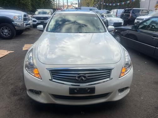 2011 INFINITI G37x Base