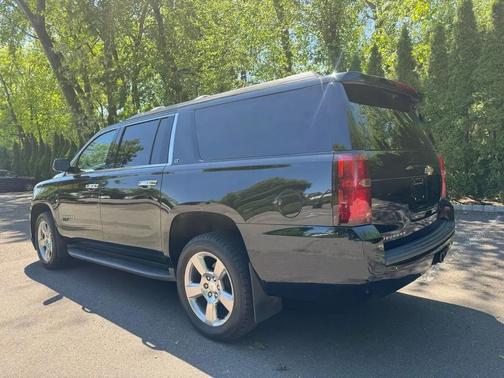 Black 2018 Chevrolet Suburban LT