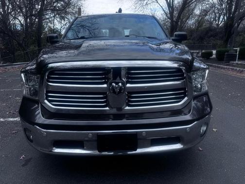 2014 RAM 1500 4WD Crew Cab 140.5'' Big Horn