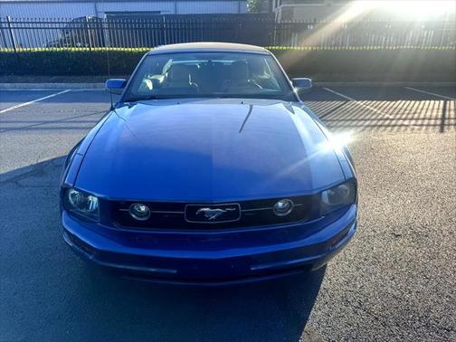 2006 Ford Mustang Deluxe