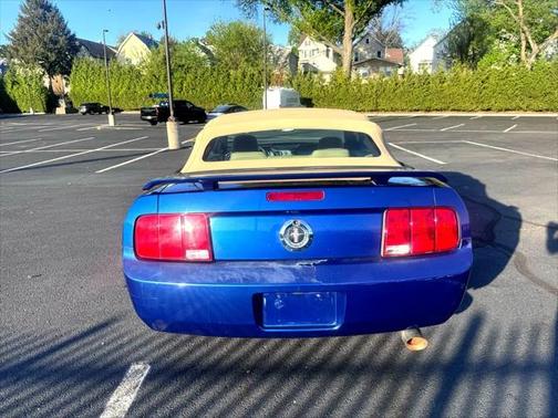 2006 Ford Mustang Deluxe