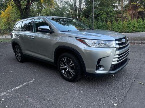 2019 Toyota Highlander LE I4