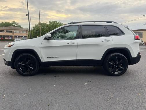White 2016 Jeep Cherokee Limited