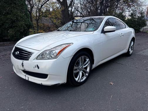 2009 INFINITI G37x Base