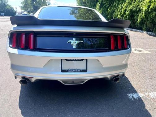 2017 Ford Mustang V6