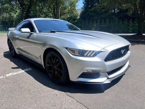 2017 Ford Mustang V6
