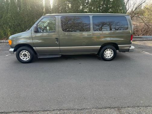 2003 Ford E150 Base