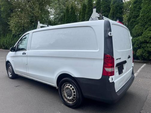 2017 Mercedes-Benz Metris Base