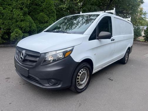 2017 Mercedes-Benz Metris Base