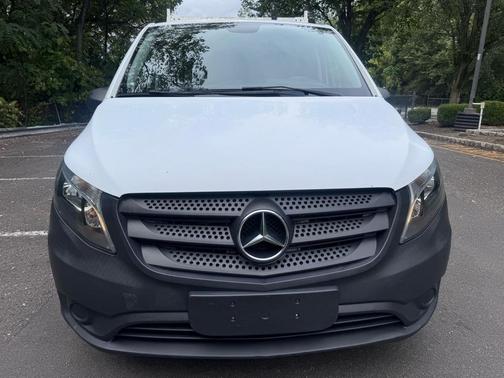 2017 Mercedes-Benz Metris Base
