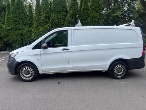 2017 Mercedes-Benz Metris Base