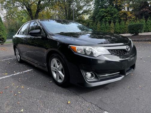 2014 Toyota Camry SE Sport
