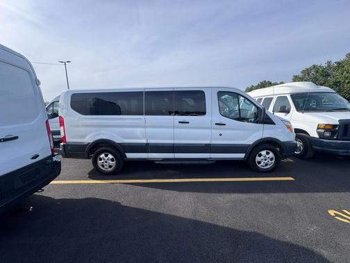 2017 Ford Transit-350 XLT