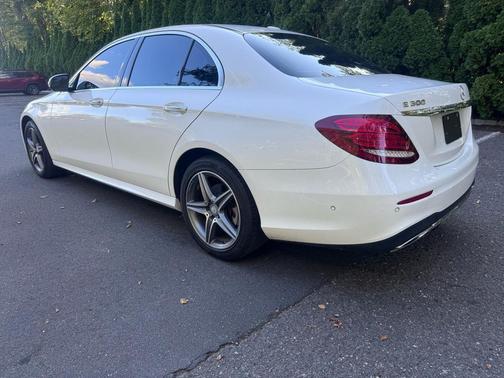 2017 Mercedes-Benz E-Class E300 Luxury 4MATIC Sedan