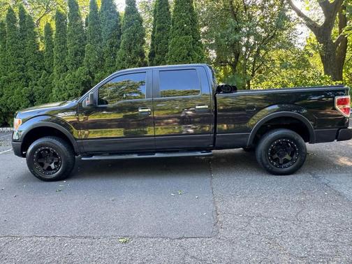 Black 2014 Ford F-150 XLT