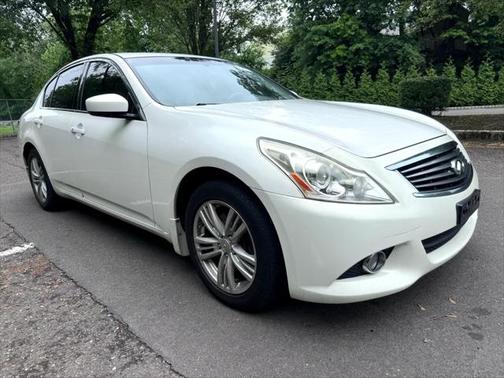 2010 INFINITI G37x Base