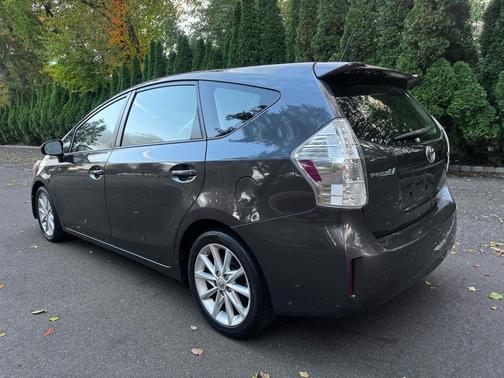 2012 Toyota Prius v Five
