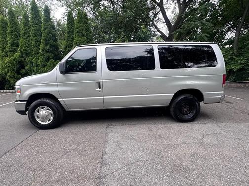 2010 Ford E350 Super Duty XL
