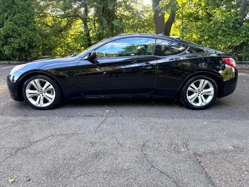2010 Hyundai Genesis Coupe 2.0T