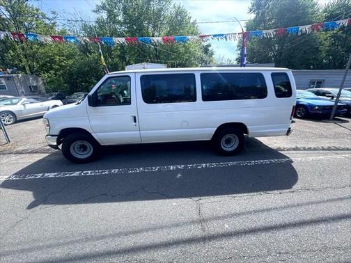 2011 Ford E350 Super Duty XLT