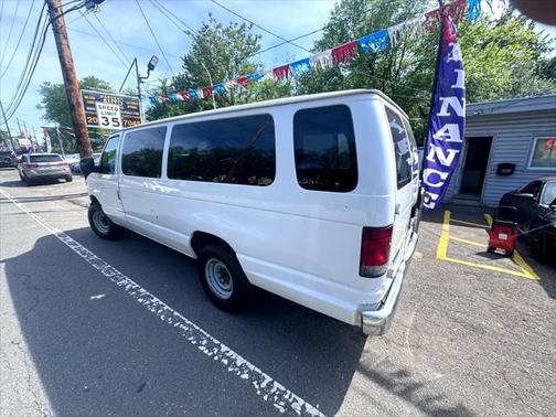 2011 Ford E350 Super Duty XLT