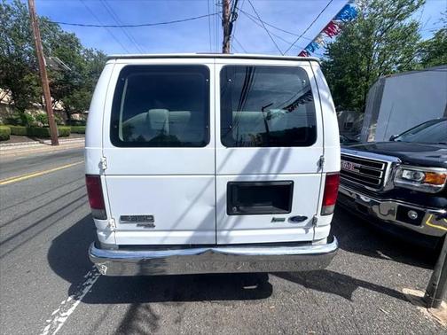 2011 Ford E350 Super Duty XLT