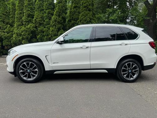 White 2017 BMW X5 xDrive35i