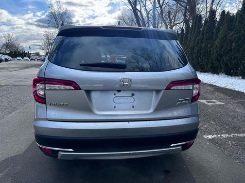 2019 Honda Pilot Touring 8-Passenger