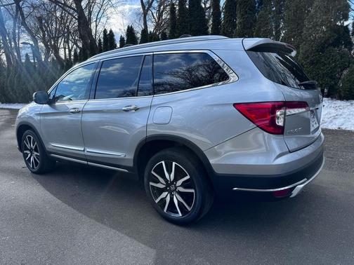 2019 Honda Pilot Touring 8-Passenger