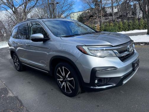 2019 Honda Pilot Touring 8-Passenger