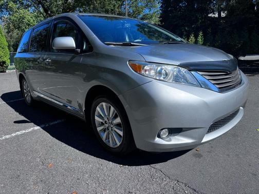 2012 Toyota Sienna XLE