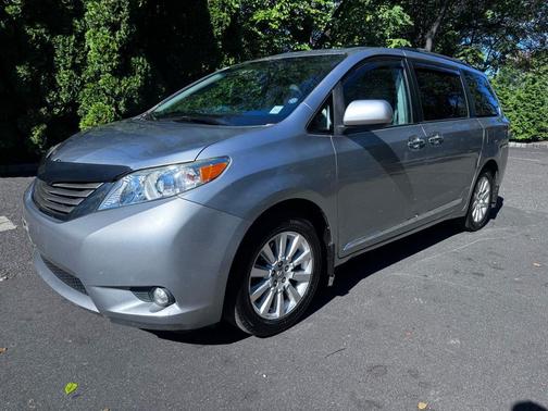 2012 Toyota Sienna XLE