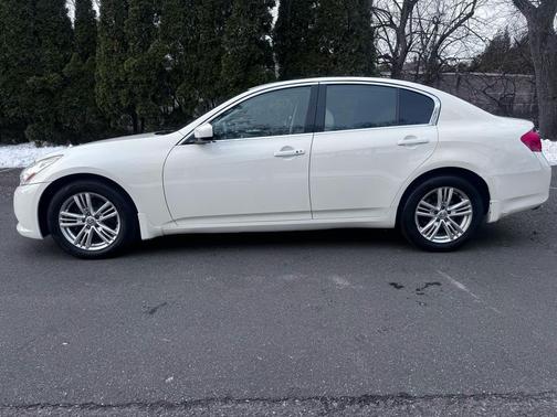 2012 INFINITI G37x Base