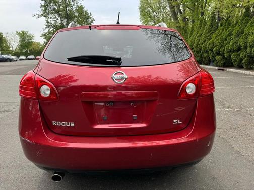 Red 2008 Nissan Rogue SL