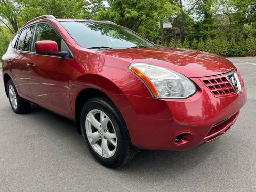 Red 2008 Nissan Rogue SL