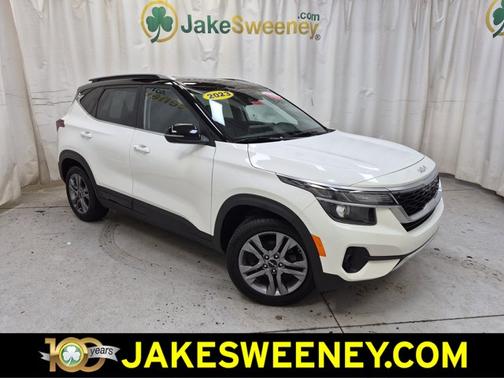 Clear White/Black Roof 2023 Kia Seltos S